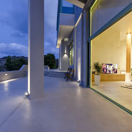 Mama La Roosa Luxury Retreat