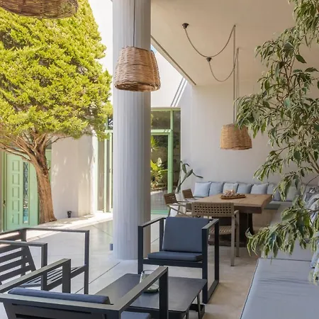 Mama La Roosa Luxury Retreat וילה